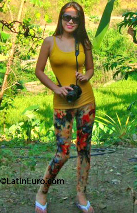 Date this sensual Philippines girl Mary Anne from Manila PH583