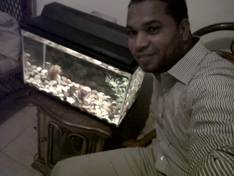 Date this happy Dominican Republic man Carlos jose bat from Santo Domingo DO17304
