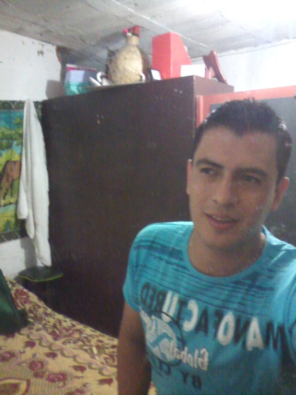 Date this beautiful Colombia man Robinson from Medellin CO14121
