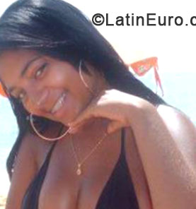 Date this foxy Brazil girl Taiane from Macae BR8136