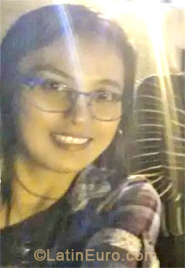 Date this foxy Philippines girl Ged from Manila PH589