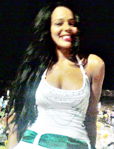 Date this foxy Brazil girl Aide from Salvador BR8162