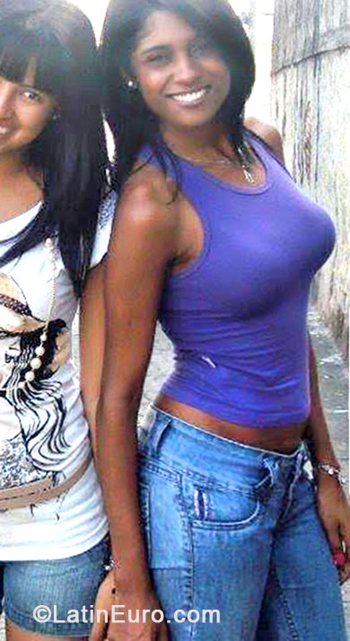 Date this pretty Brazil girl Monique from Sao Paulo BR8166