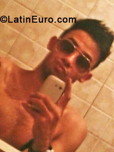 Date this good-looking Brazil man Everton from Belo Horizonte BR8175