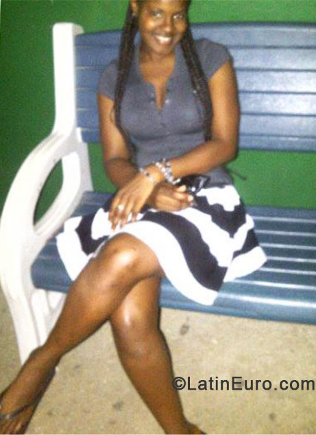 Date this pretty Jamaica girl Melesa from Kingston JM1318