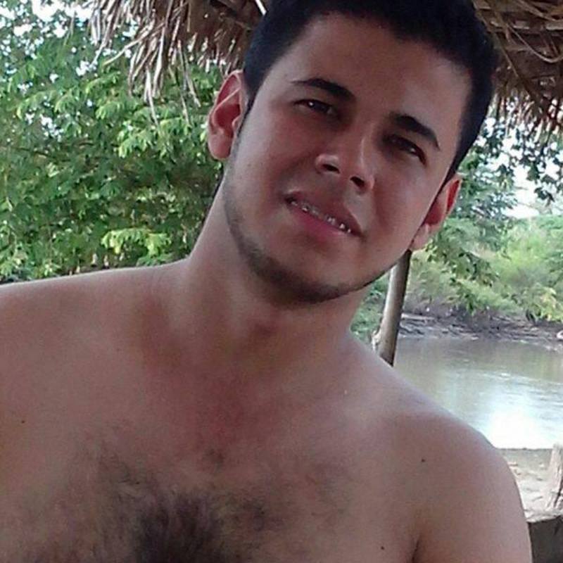 Date this lovely Colombia man Santiago from Bucaramanga CO14273