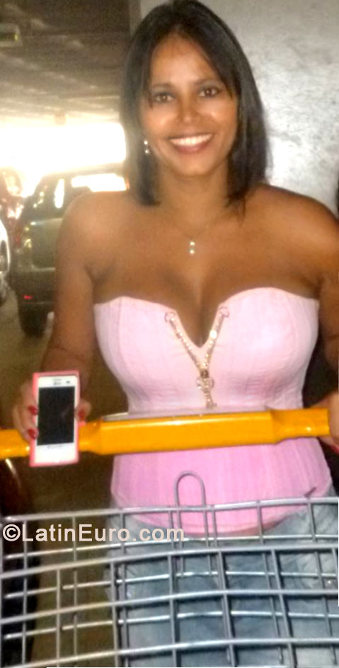 Date this hot Brazil girl Denise from Campinas BR8196
