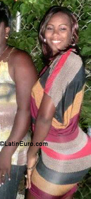 Date this sensual Jamaica girl Kimberly from Kingston JM1352