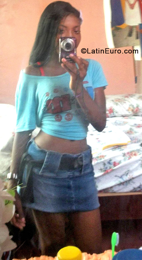 Date this delightful Jamaica girl Keresa from Kingston JM1357