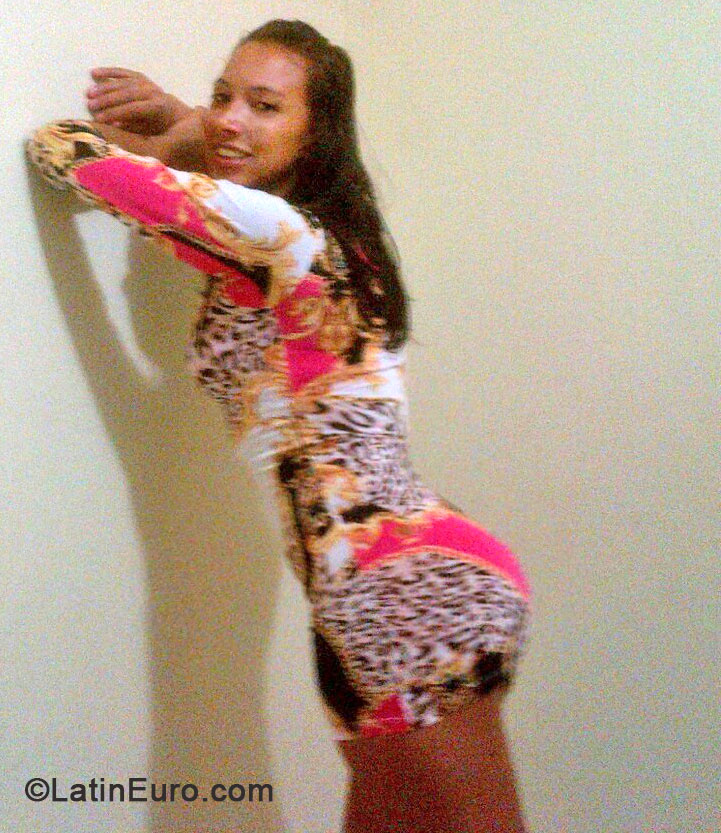 Date this pretty Dominican Republic girl Luz m. from Santiago DO17735
