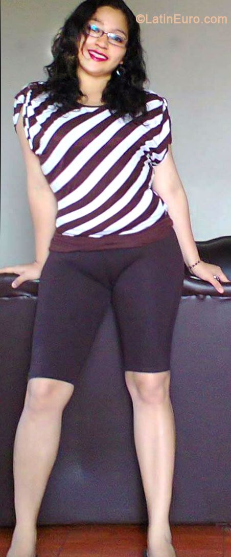 Date this stunning Peru girl Paola from Trujillo PE843