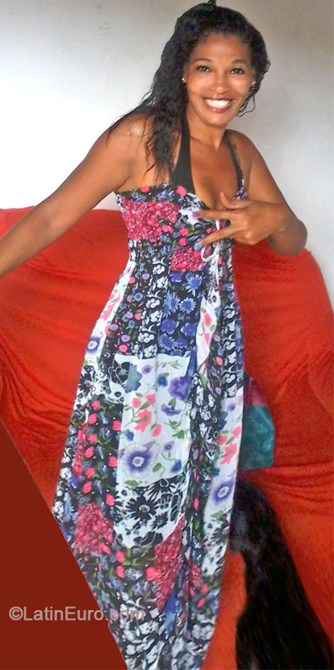 Date this hot Brazil girl Resmin from Salvador BR8276