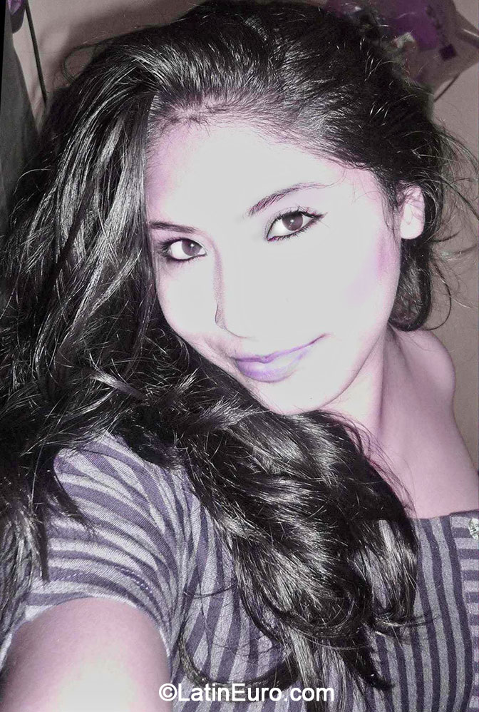 Date this happy Peru girl Maricruz from Lima PE849