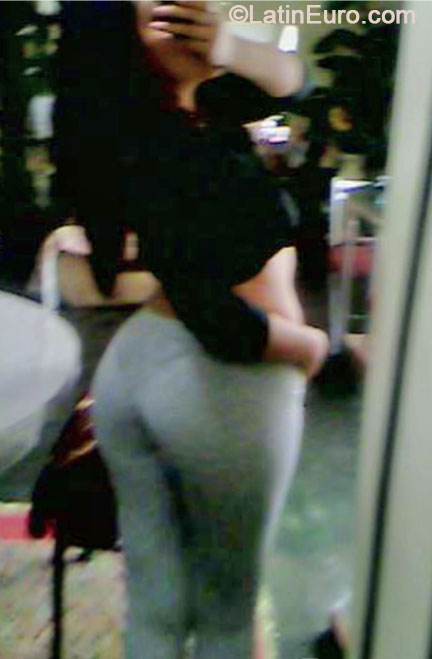 Date this happy Peru girl Kiara from Lima PE854