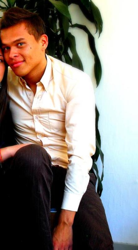 Date this hard body Colombia man Sanin from Antioquia CO14534