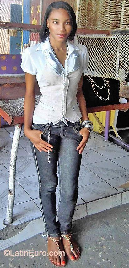 Date this charming Jamaica girl Pet from Kingston JM1416
