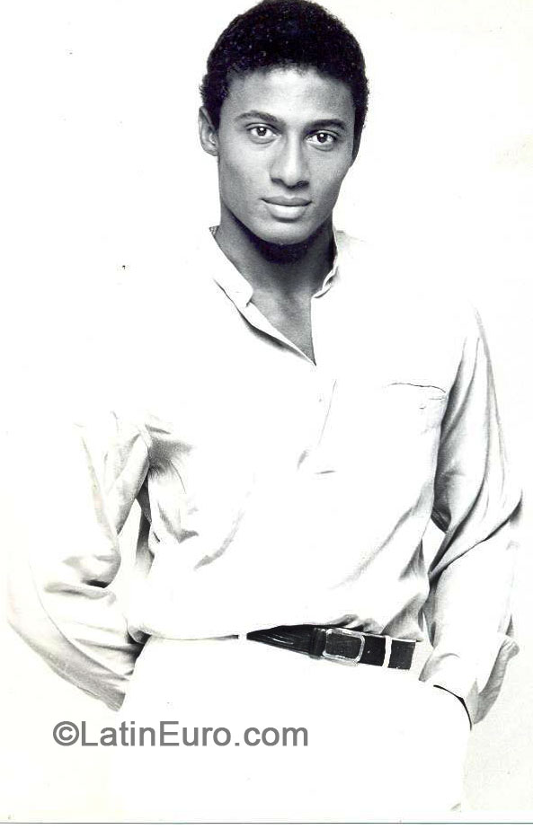 Date this pretty Brazil man Marco from Rio De Janeiro BR8289