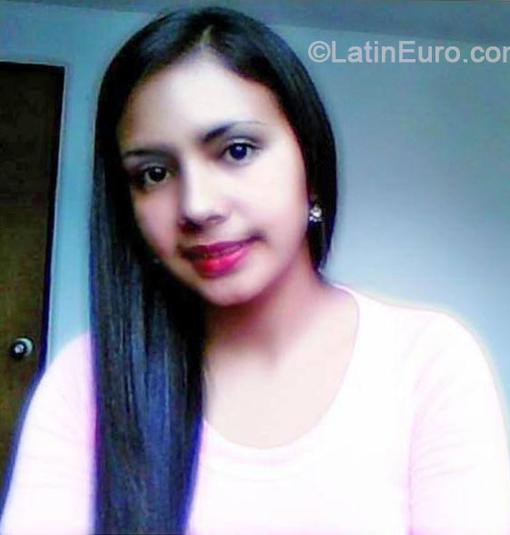 Date this pretty Colombia girl Marlyn from Pamplona CO14544
