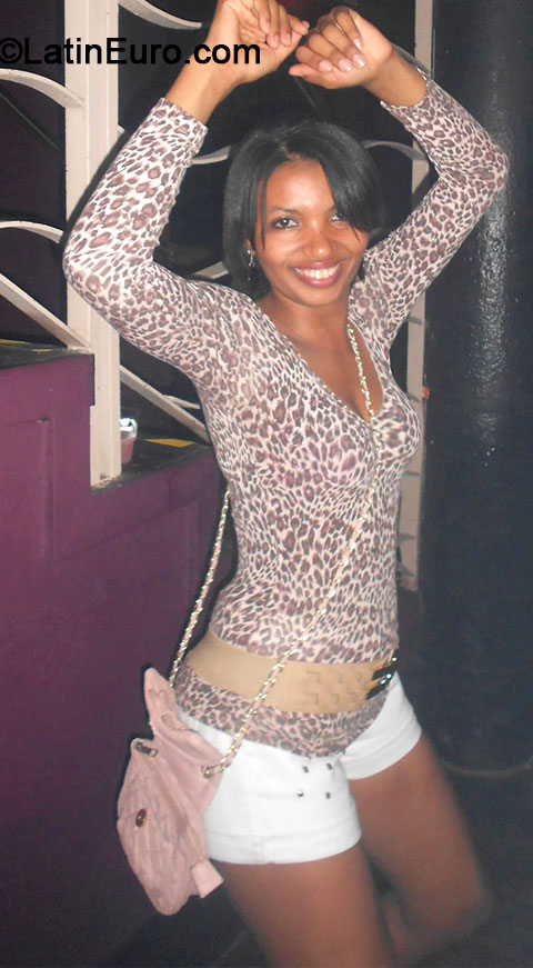Date this athletic Brazil girl Fernanda from Belo Horizonte BR8297