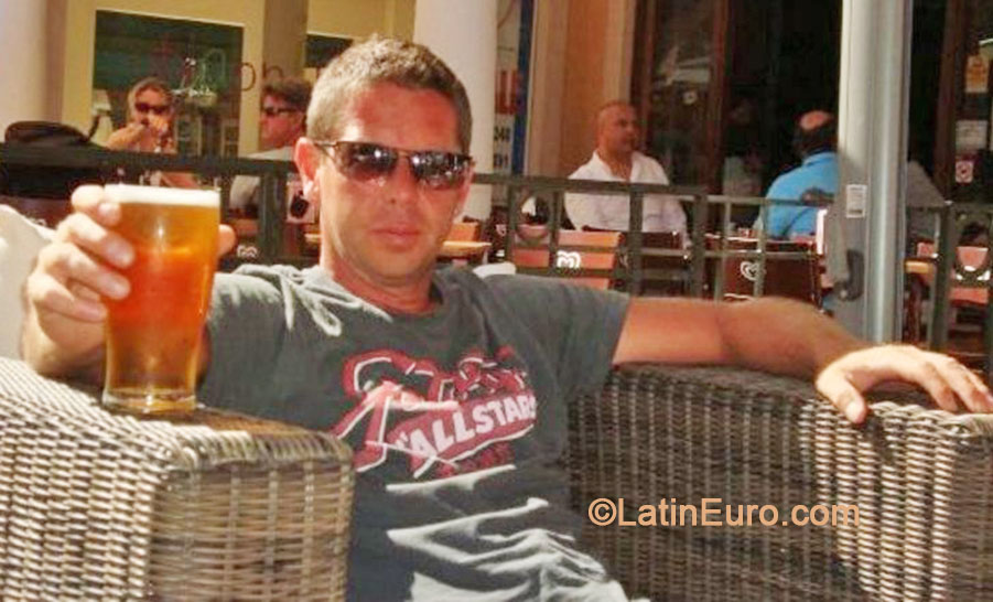 Date this stunning United Kingdom man Paul from St Austell GB732