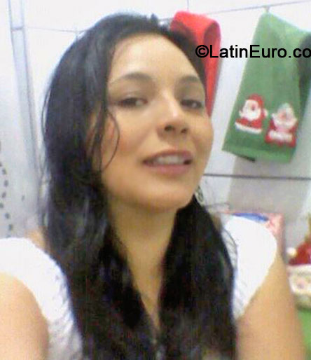 Date this attractive Peru girl Lileye from Lima PE863