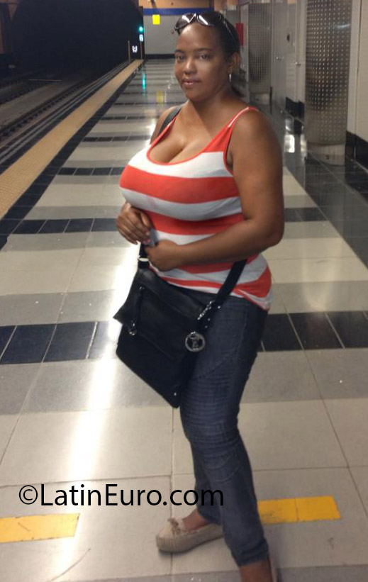 Date this exotic Dominican Republic girl Mildred diaz from Santo Domingo DO18283