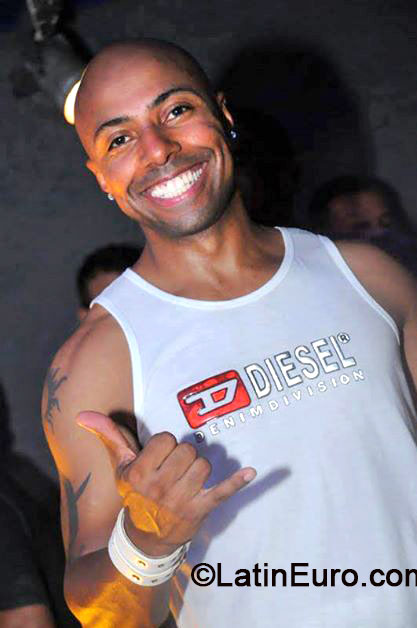 Date this beautiful Brazil man Alexandre from Palhoca BR8369