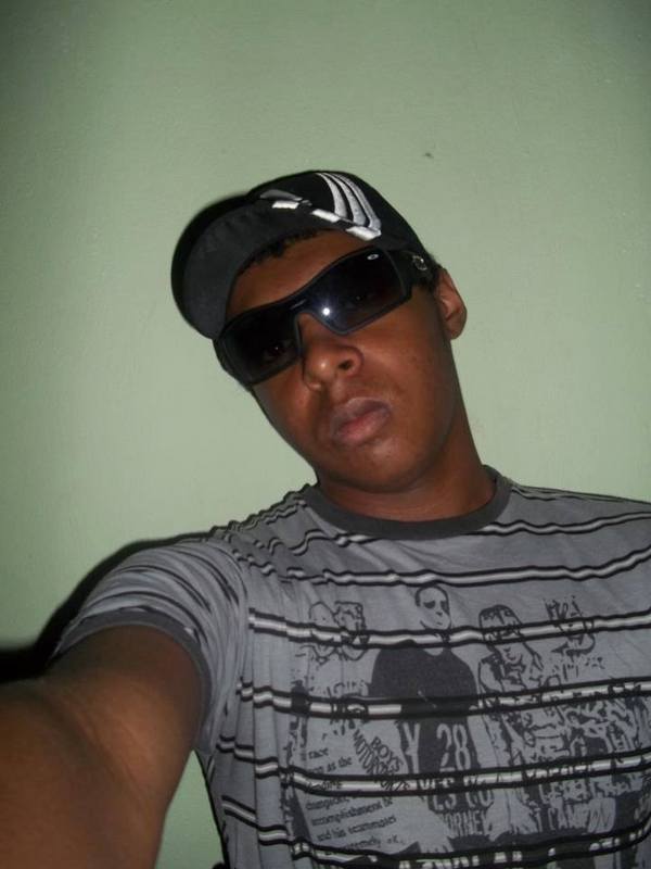 Date this hot Brazil man Wender from Goiania BR8376