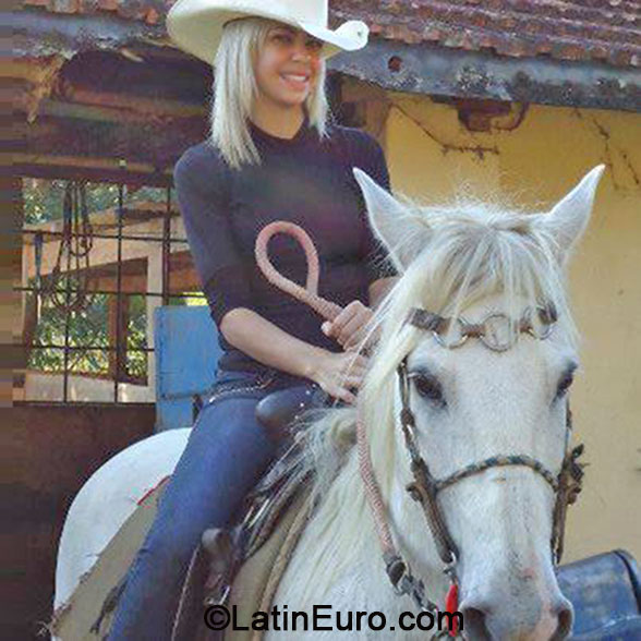 Date this sensual Brazil girl Lucinea from Sao Paulo BR8378