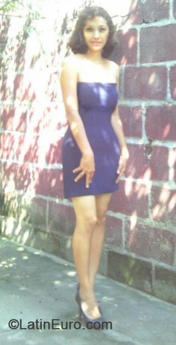 Date this stunning Honduras girl Larissa from San Pedro Sula HN912