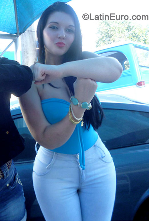 Date this happy Brazil girl Natara evelin from Ibirama BR8395