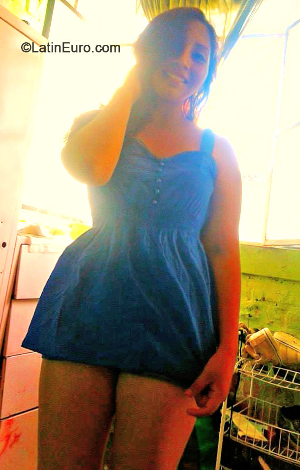Date this happy Peru girl Steff from Lima PE875