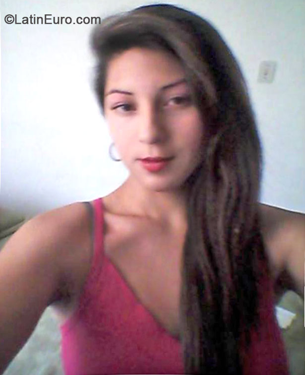 Date this hard body Colombia girl Kelly from Bogota CO14701