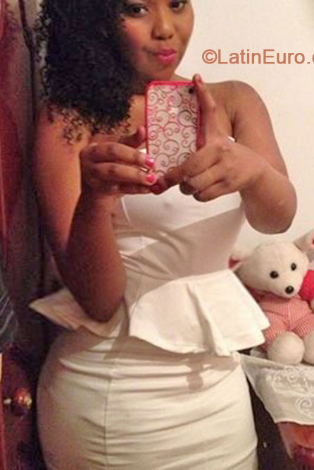 Date this voluptuous Brazil girl Adriane teixeir from São Paulo BR8444