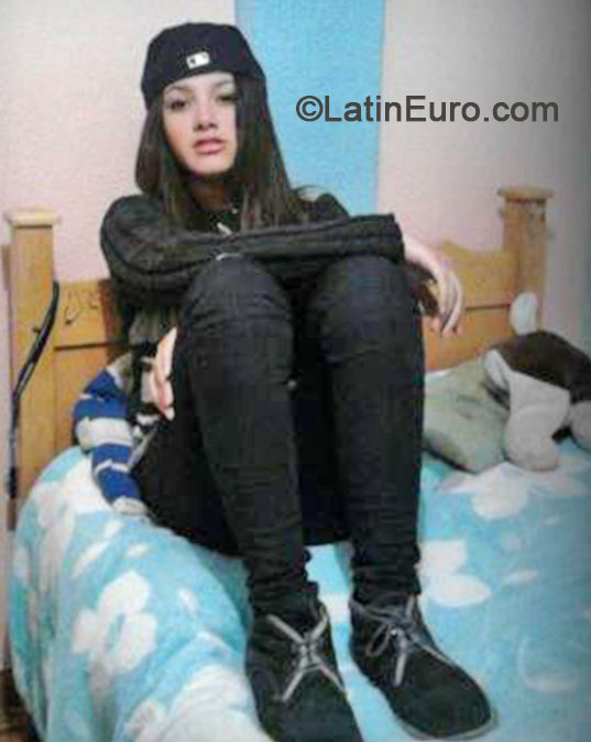 Date this georgeous Colombia girl Fernanda from Tunja CO14737