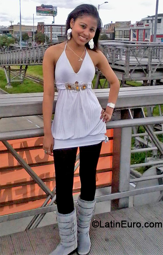Date this cute Colombia girl Angelica from Bogota CO14738