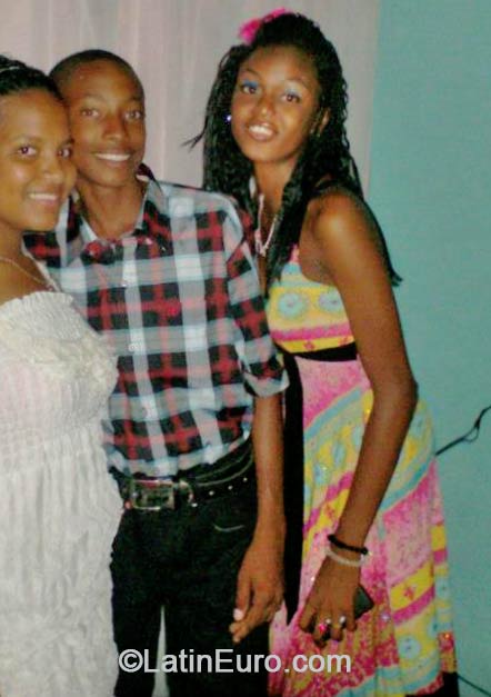 Date this funny Venezuela girl Alicia from Caracas VE135