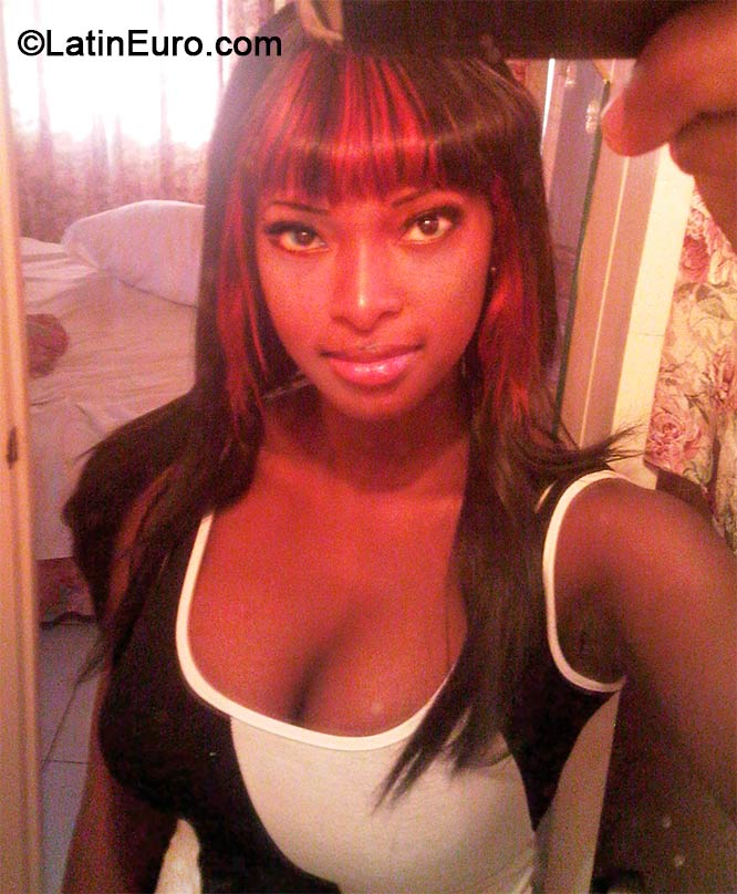 Date this beautiful Jamaica girl Sandaia from Kingston JM1524