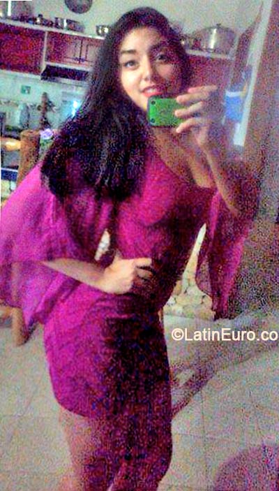Date this lovely Venezuela girl Ariane from Barinas VE148