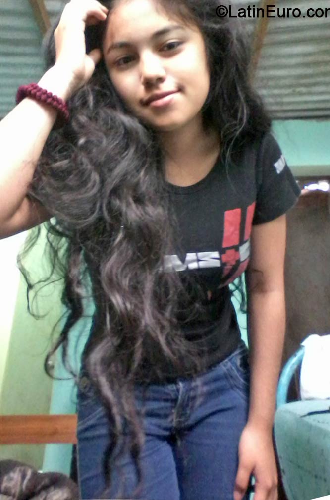 Date this voluptuous Peru girl Johelin from Lima PE907