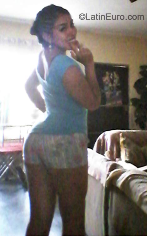 Date this pretty Peru girl Kiara from Lima PE911