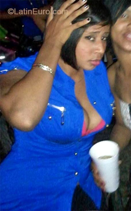 Date this sultry Dominican Republic girl Iverlan from Santo Domingo DO18457