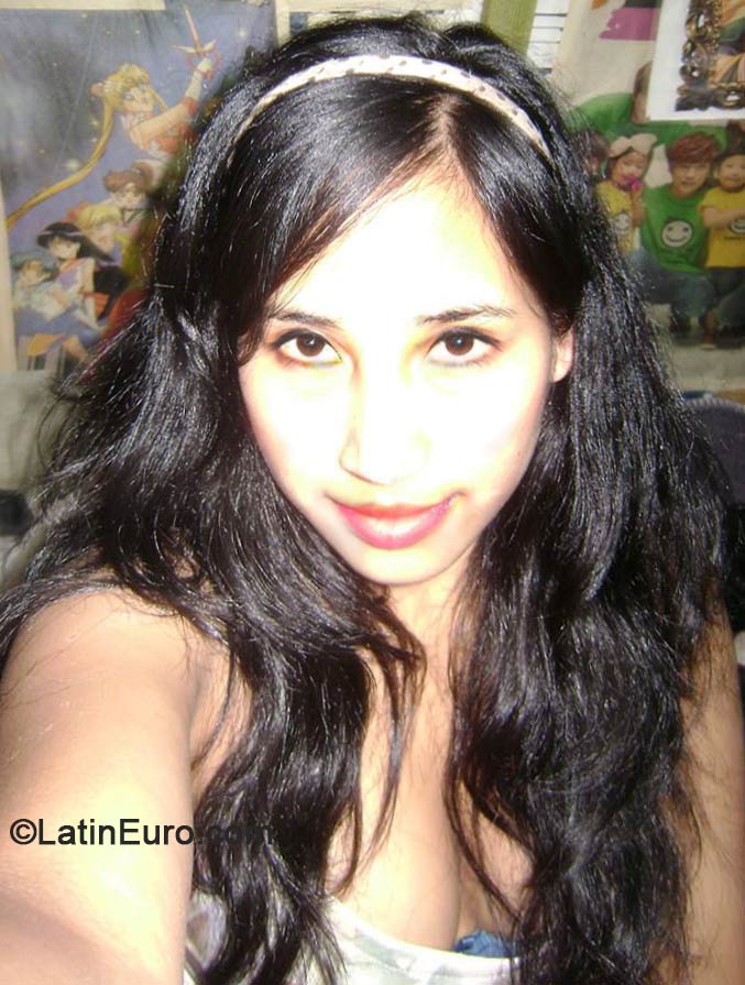 Date this nice looking Peru girl Leslie from Lima PE917
