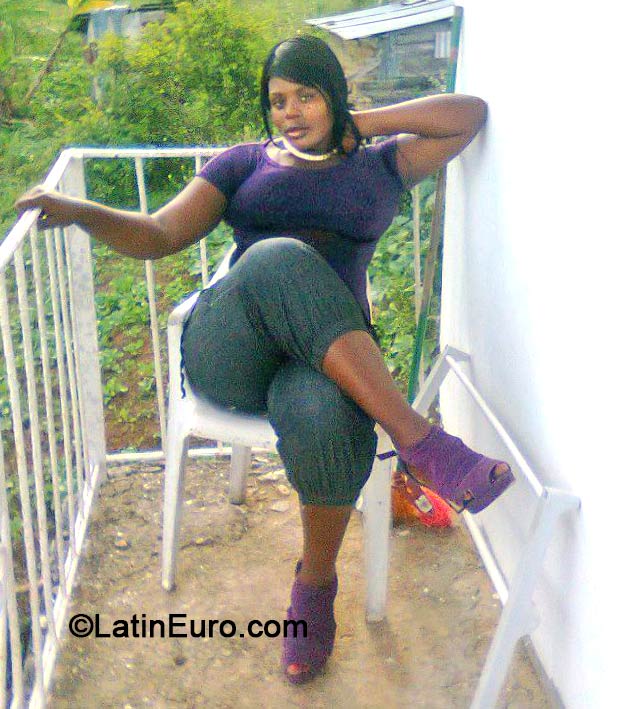 Date this sensual Jamaica girl Diana from Kingston JM1566