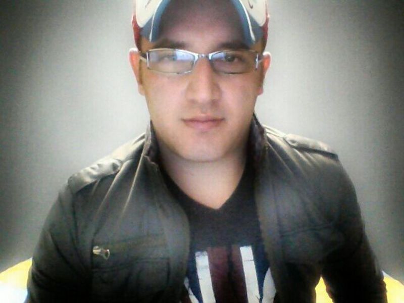Date this athletic Colombia man Aluen from Bogota CO14913