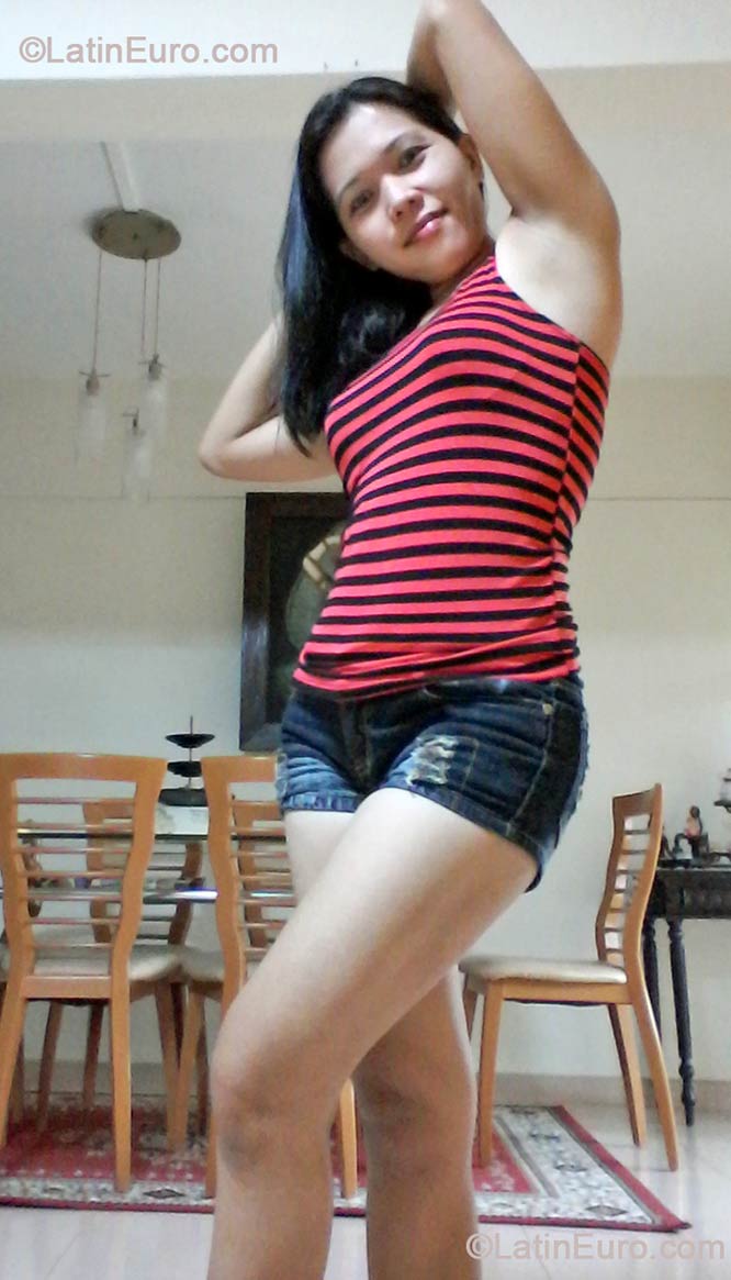 Date this young Philippines girl Leonora from Maasin PH617