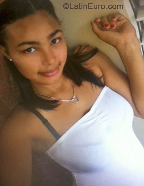 Date this exotic Dominican Republic girl Lily from San Francisco De Macoris DO18543