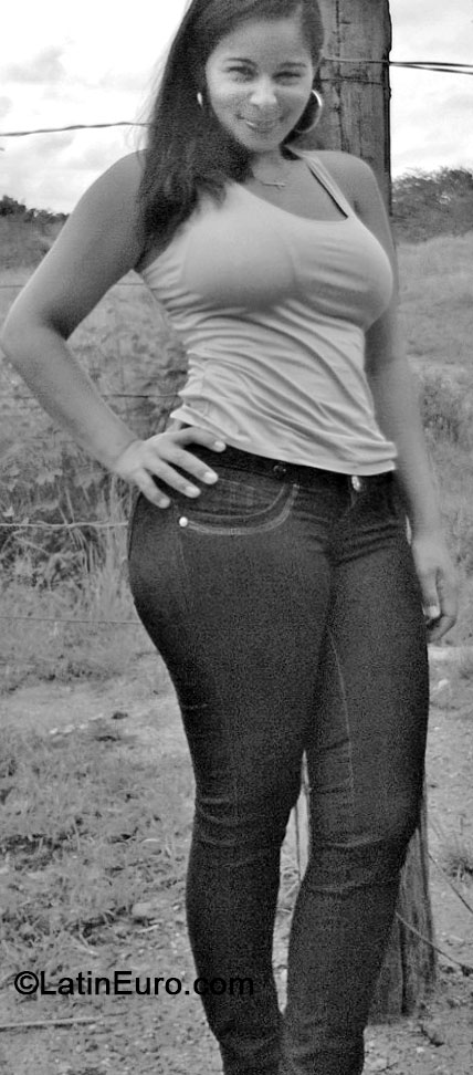 Date this good-looking Brazil girl Selena from Parauapebas BR8674