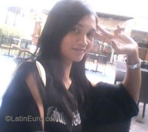 Date this hard body Philippines girl Merly from Manila PH620