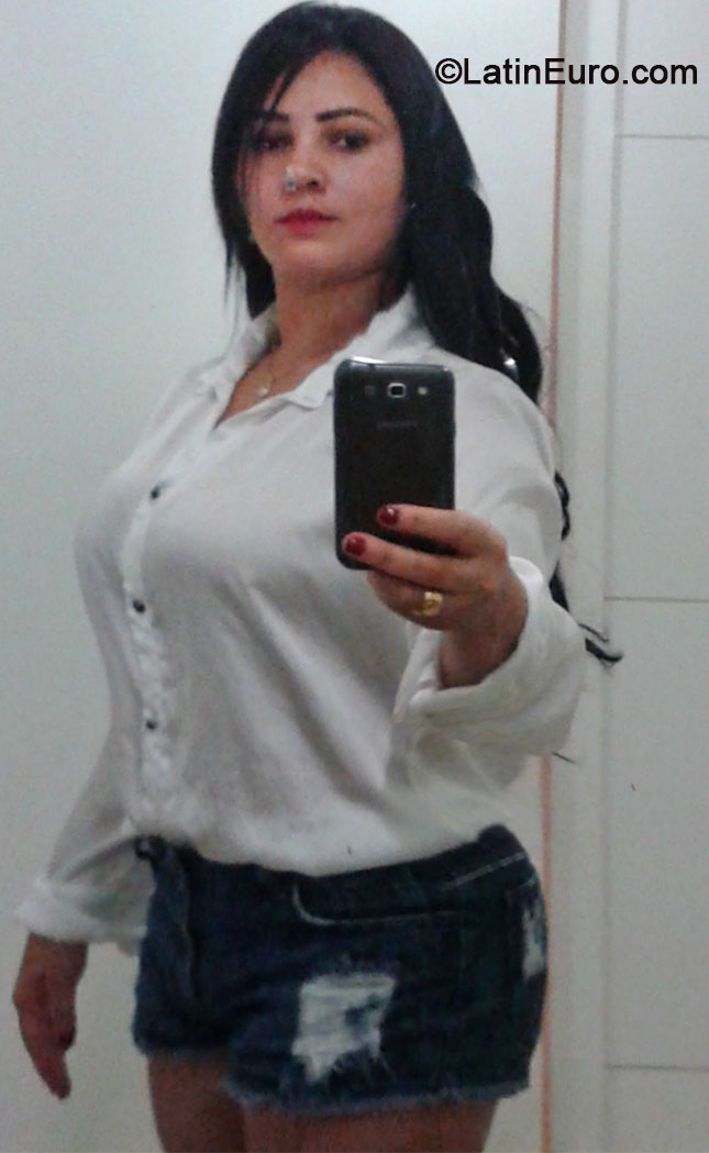 Date this cute Brazil girl Lidiane from Rio De Janeiro BR8694